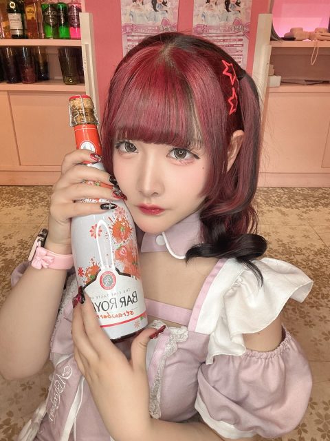 ♡ ♡･･*･･♡･･*･･♡･･*･･♡･･*･･♡･･*･･♡

キラキラアイドルがコンセプト❣️
ようこそメルトアスリープへ♡

当店では、アイドルを目指す女の子がお給仕しています❣️
推しの女の子を見つけ、推して推してアイドルになる夢を叶えてあげましょう♪

アイドルコンセプトカフェ
メルトアスリープ
住所：東京都千代田区外神田4-4-9 松井ビル2F
アクセス：秋葉原駅電気街口から徒歩3分 ドンキホーテ横

【キャスト募集】
アイドルを目指す女の子大歓迎❣️
アイドル事務所が手掛けているので、
夢を叶えるお手伝いができます♪

#秋葉原コンカフェ #アイドル 

♡･･*･･♡･･*･･♡･･*･･♡･･*･･♡･･*････*･･